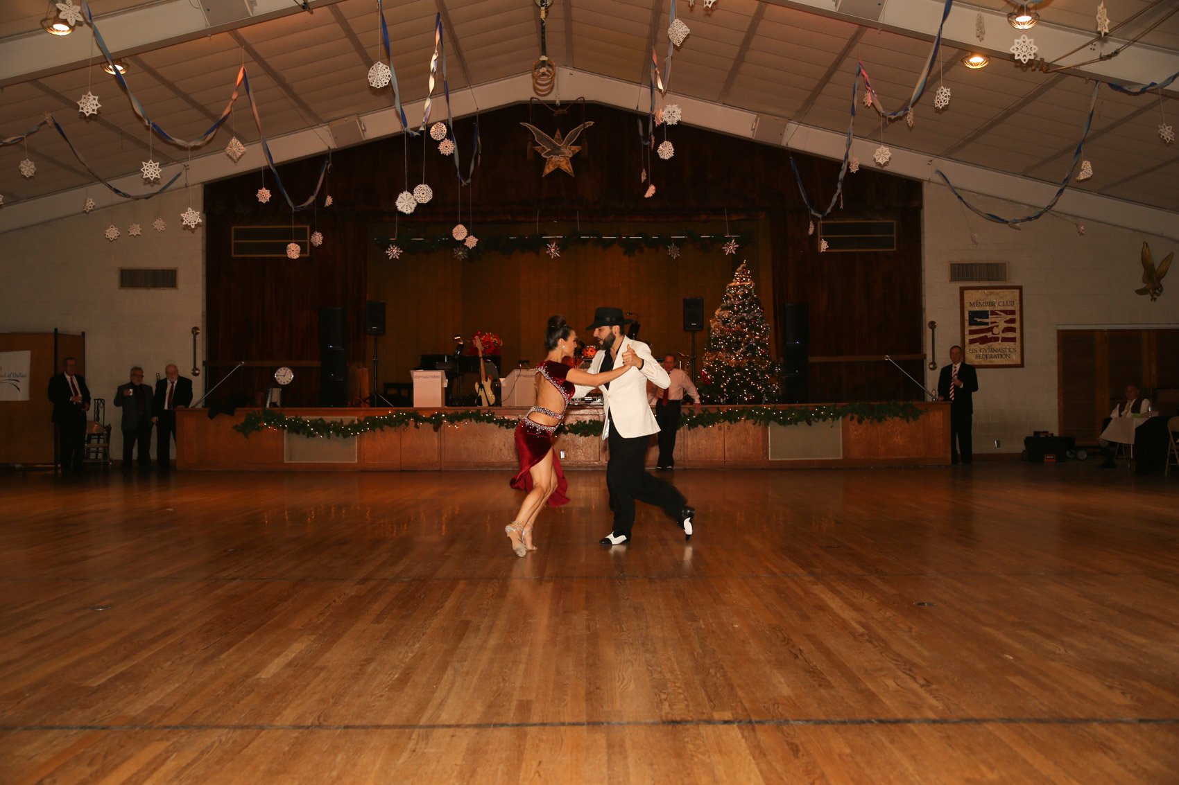 tango122119008.jpg