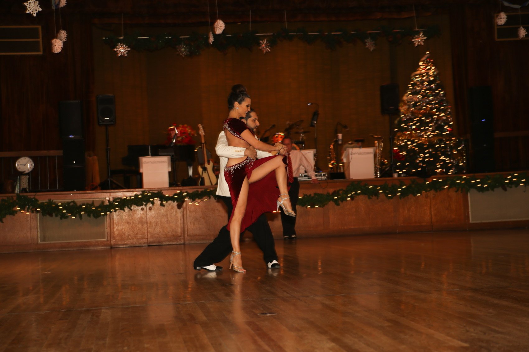 tango122119036.jpg